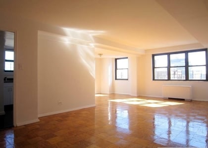 East 16th Street - Photo 1