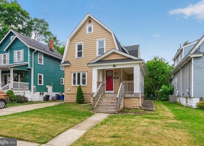 302 Sloan Avenue - Photo 1