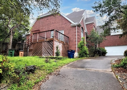 10526 Grand Oak Cir - Photo 1