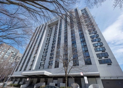 1221 N Dearborn Street - Photo 1