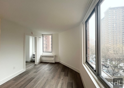 Second Avenue - Photo 1