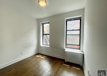 Mott Street - Photo 1