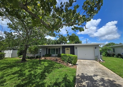 5116 13th Avenue Drive W - Photo 1