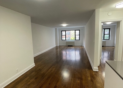East 56 Street - Photo 1
