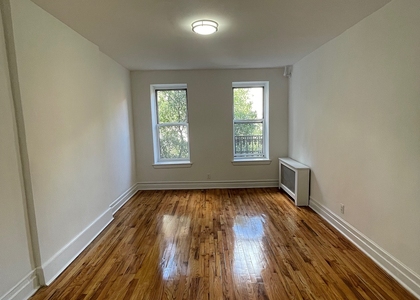 East 89 Street - Photo 1