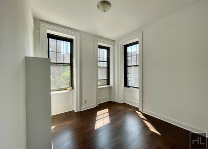 Lexington Avenue - Photo 1
