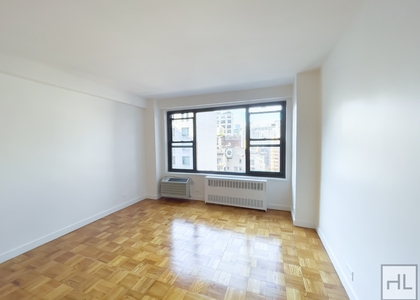 Fourth Avenue - Photo 1