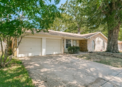 1117 S Thornbush Circle - Photo 1