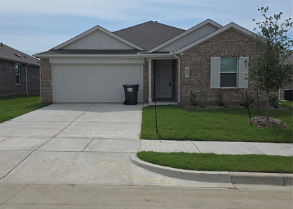 909 Cole Street - Photo 1