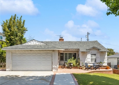 7323 W 91st - Photo 1