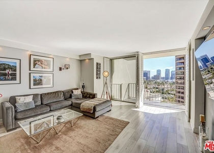 10433 Wilshire Boulevard - Photo 1