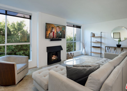 927 N Kings Road - Photo 1