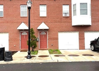534 N Front - Photo 1