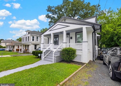 6008 Addison Road - Photo 1