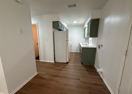 1009 Alex St - Photo 1