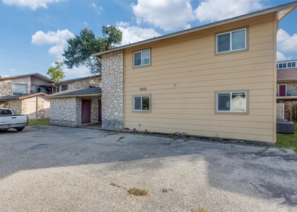 1212 Hollow Creek Dr - Photo 1