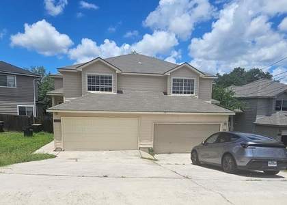 844-846 Sagewood Trl - Photo 1