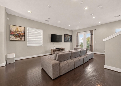 1615 Milby Street - Photo 1