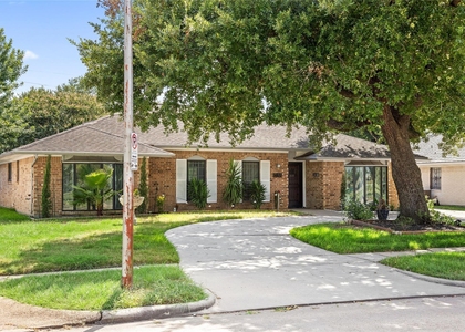 5827 S Braeswood Boulevard - Photo 1
