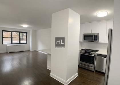 E 16 St - Photo 1