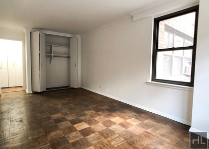E 82 St - Photo 1