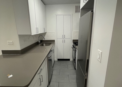 East 56 Street - Photo 1