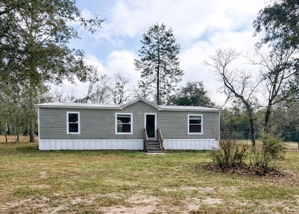 932 Se 40th Place - Photo 1