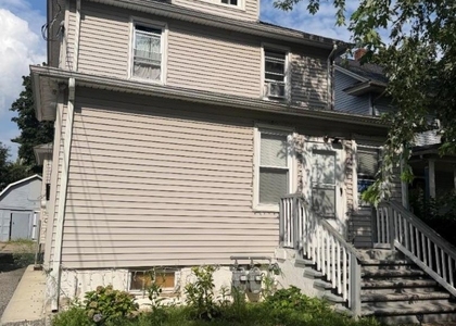 273 Netherwood Ave - Photo 1