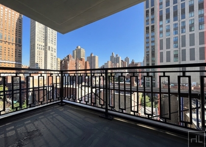 E 82 St - Photo 1