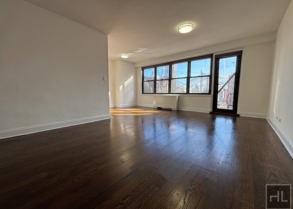 E 82 St - Photo 1