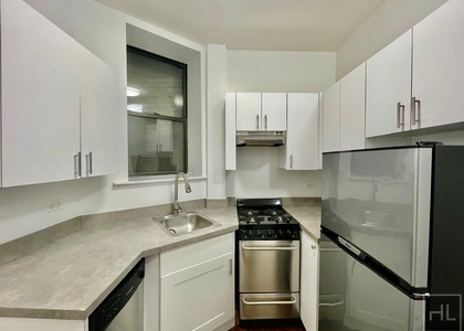East 89 - Photo 1