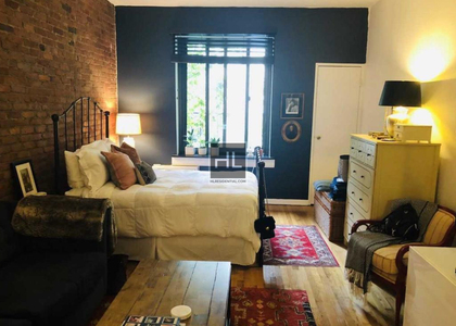 East 80th Street - Photo 1