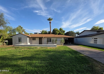 3207 E Medlock Drive - Photo 1