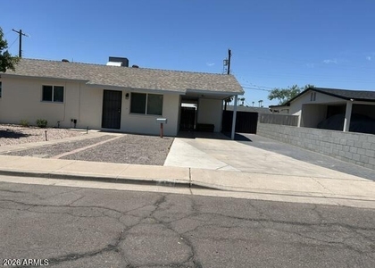 744 S Jones Street - Photo 1
