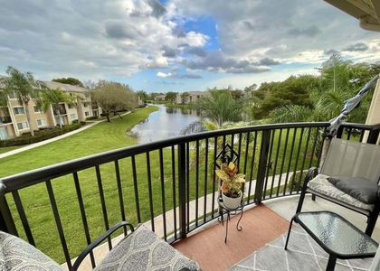300 Crestwood Court N - Photo 1