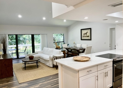 11863 Wimbledon Circle - Photo 1