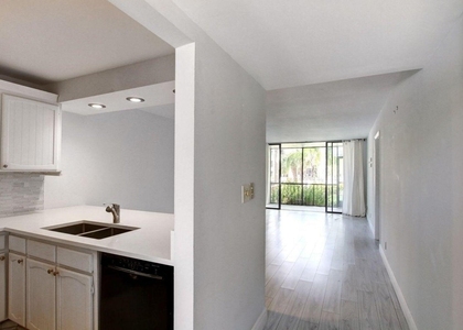 11 Royal Palm Way - Photo 1