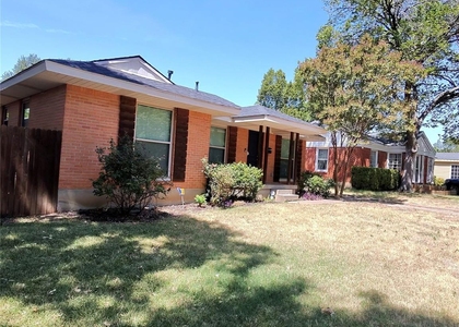 3241 S Edgefield Avenue - Photo 1