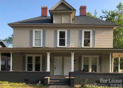 201 E 3rd Avenue - Photo 1