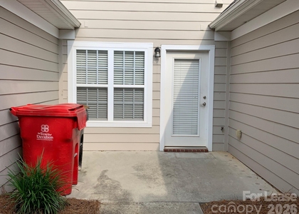 933 Central Park Circle - Photo 1