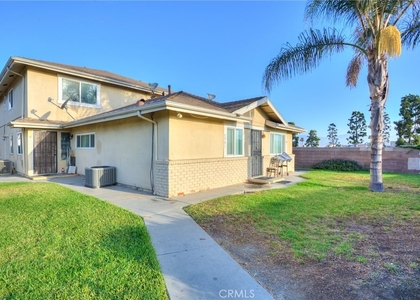 1751 Fullerton - Photo 1