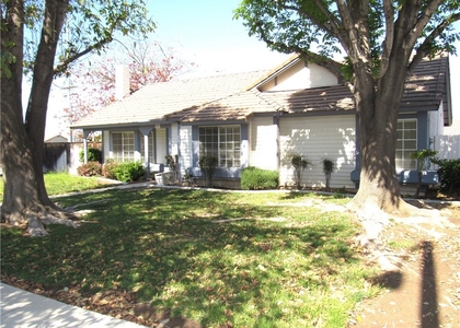 1099 W Ontario - Photo 1