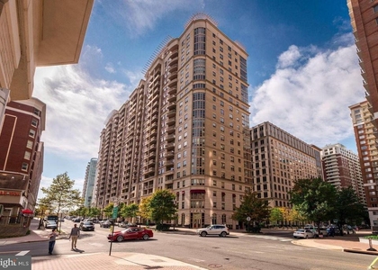 888 N Quincy Street - Photo 1