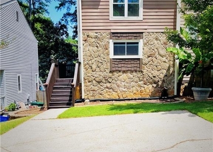 1330 Ridgecrest Lane Se - Photo 1