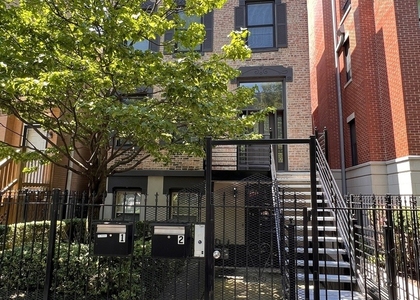220 S Hamilton Avenue - Photo 1