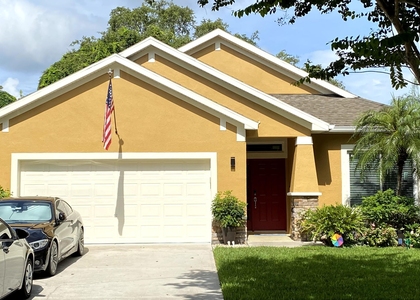 412 Waterside Circle - Photo 1