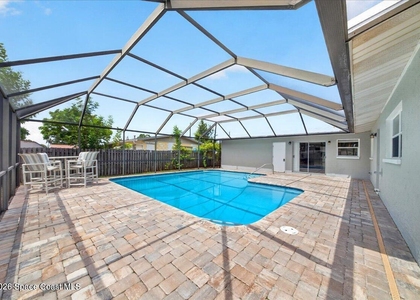 545 S Courtenay Parkway - Photo 1