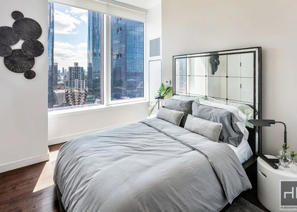West 36th Street - Photo 1
