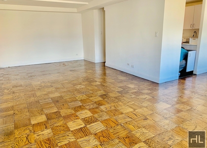 E 16 St - Photo 1
