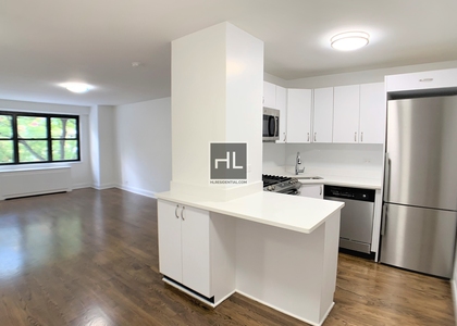 E 16 St - Photo 1